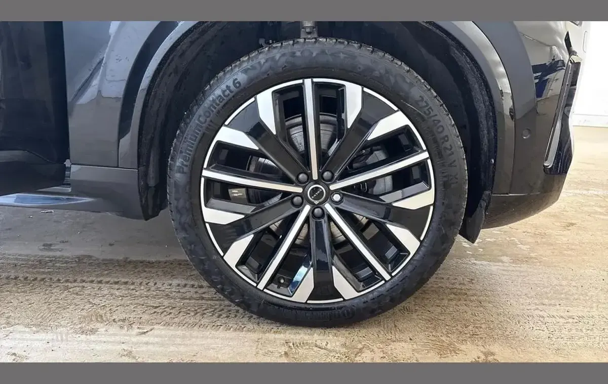 Used Volvo XC90 Ultra 455 HP (334 kW) 2025 Black SUV