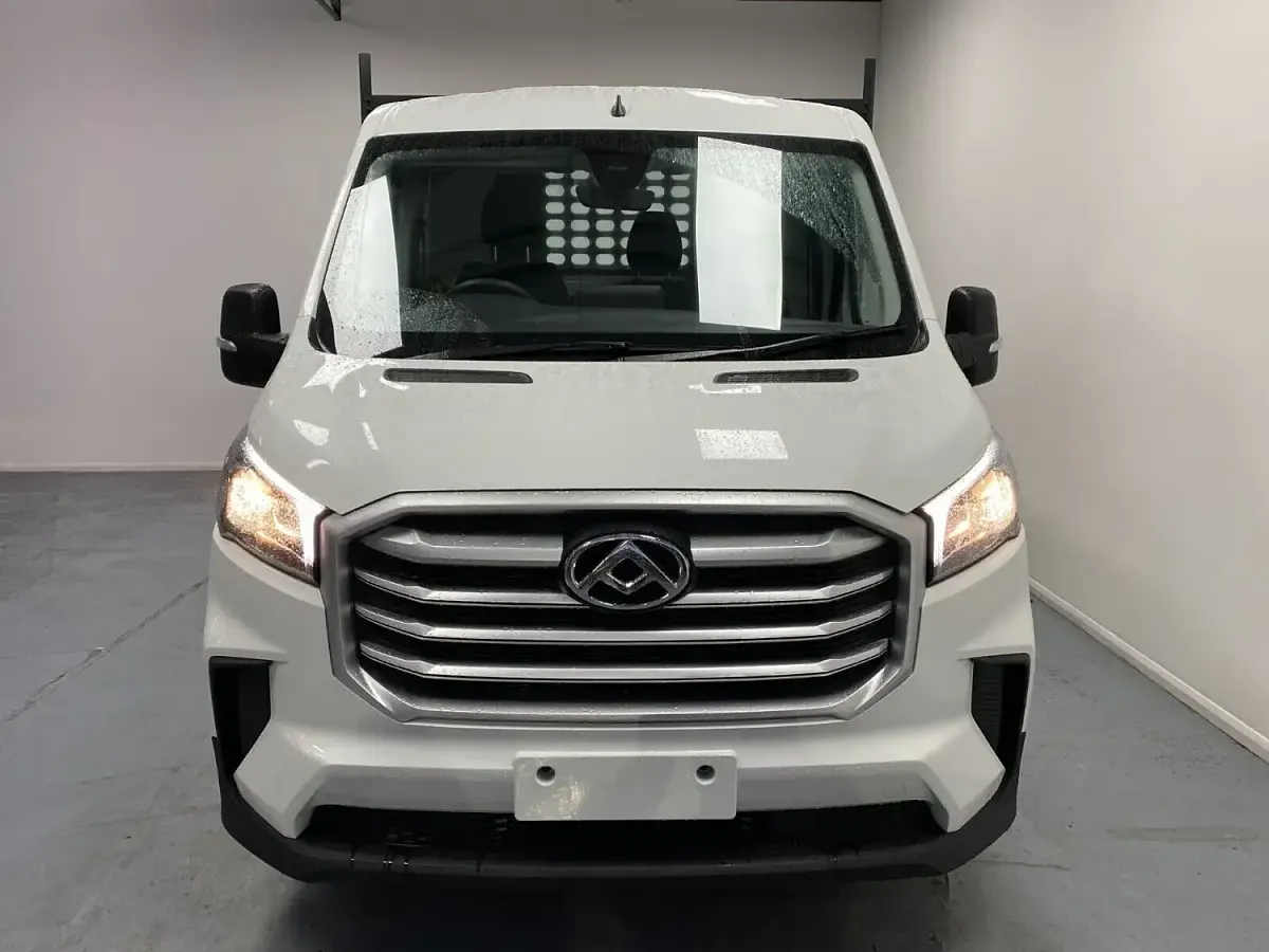 New Maxus V90 150 HP (110 kW) 2025 White Van