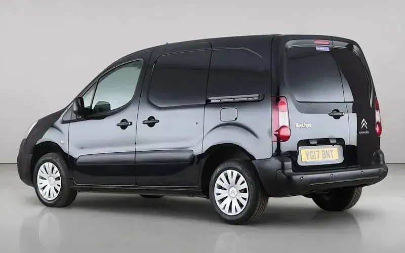 Used Citroën Berlingo 100 HP (73 kW) 2017 Black MPV