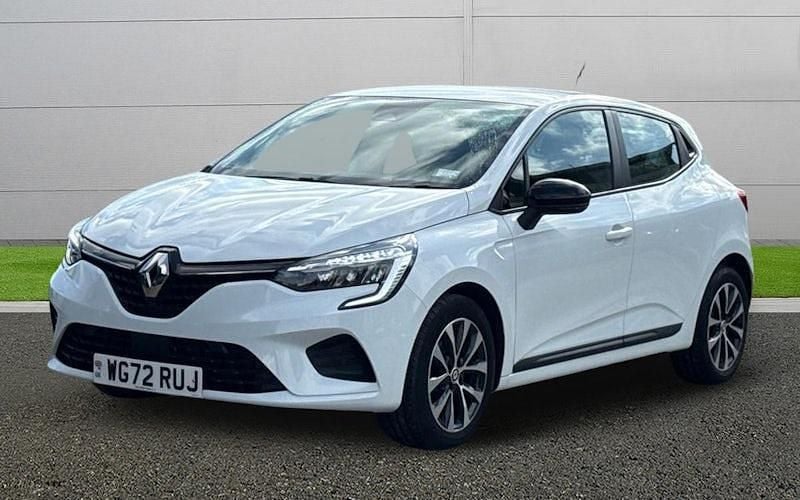 Used Renault Clio V Evolution 90 HP (66 kW) 2022 White Hatchback