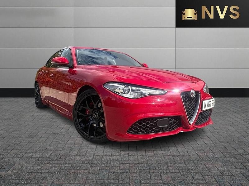Used Alfa Romeo Giulia Edizione Speciale 180 HP (132 kW) 2017 Red Sedan