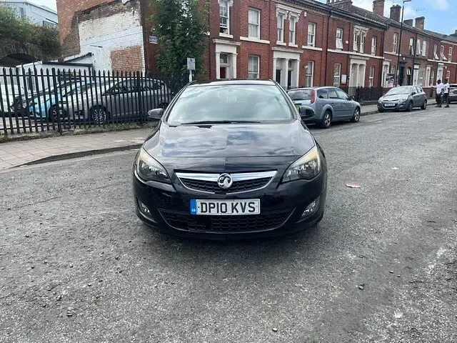 Used Vauxhall Astra SRi 115 HP (84 kW) 2010 Black Hatchback