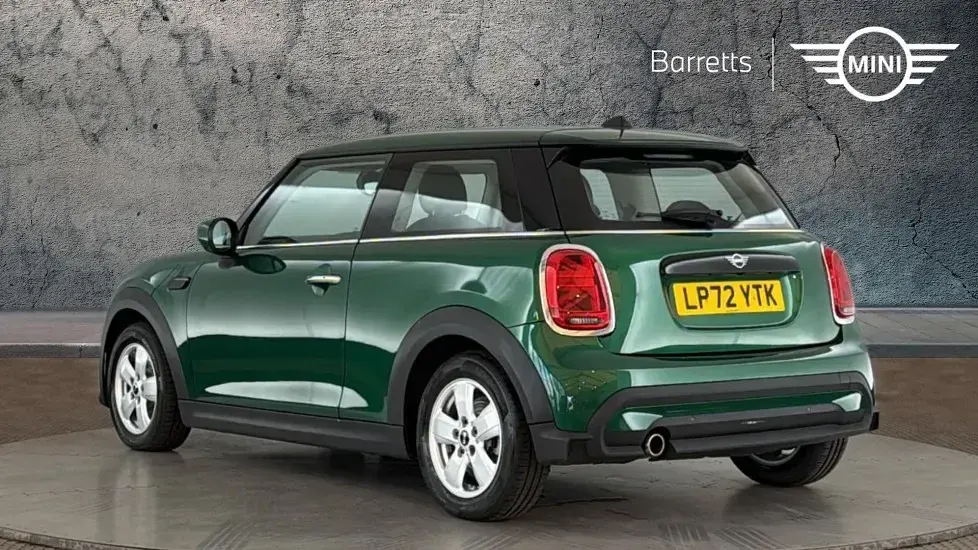 Used Mini Cooper Classic 134 HP (98 kW) 2023 Green Hatchback