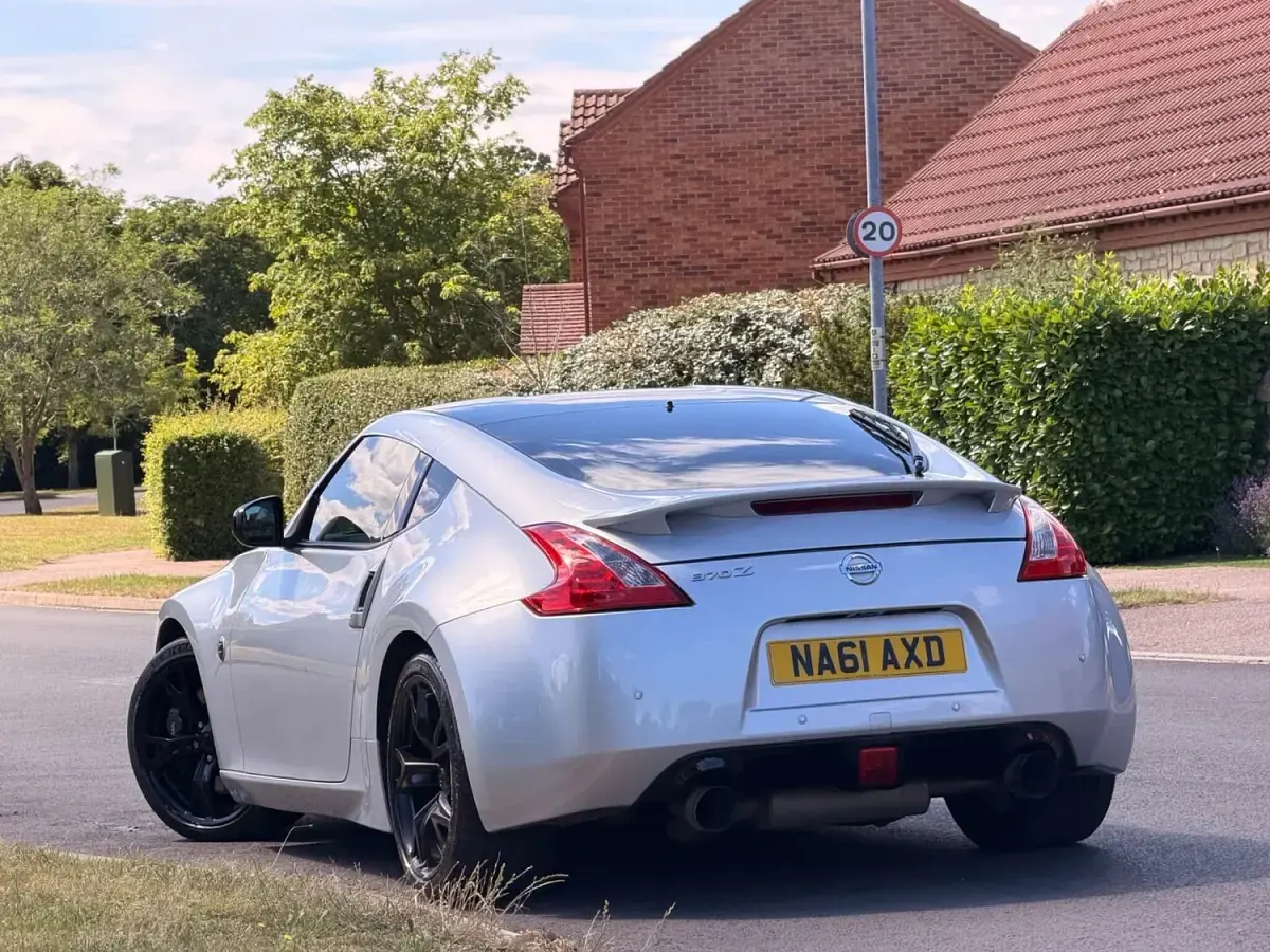 Used Nissan 370Z GT 328 HP (241 kW) 2011 Silver Coupe