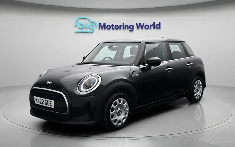 Used Mini ONE Classic 102 HP (75 kW) 2022 Blue/black Hatchback