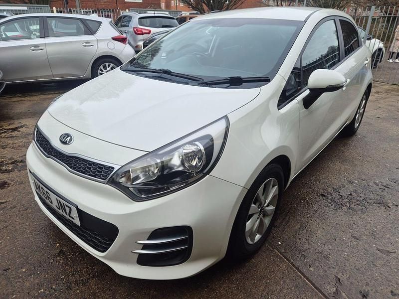 White Used 2016 Kia Rio Hatchback | £4,995 (Fair price) - Image 1/4