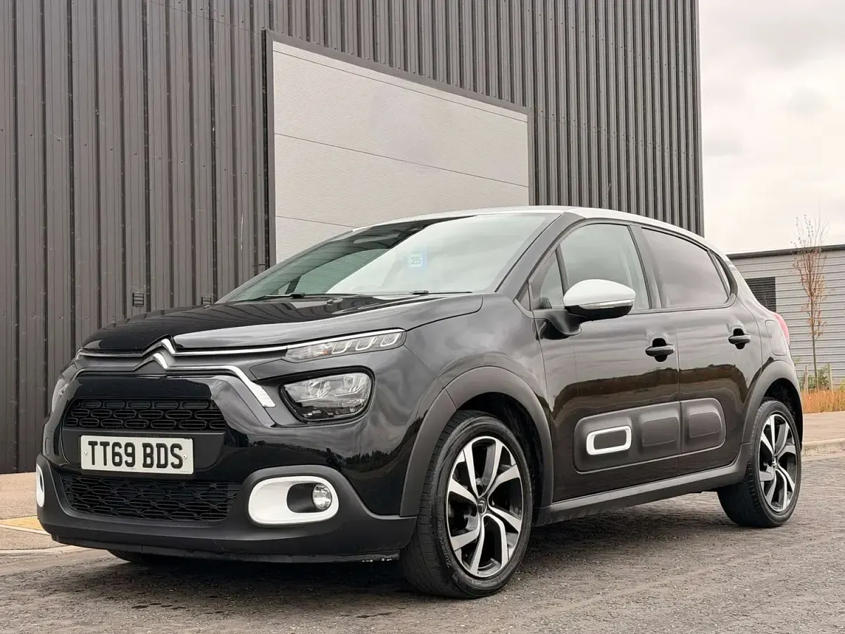 Used Citroën C3 Shine 2021 Black Hatchback