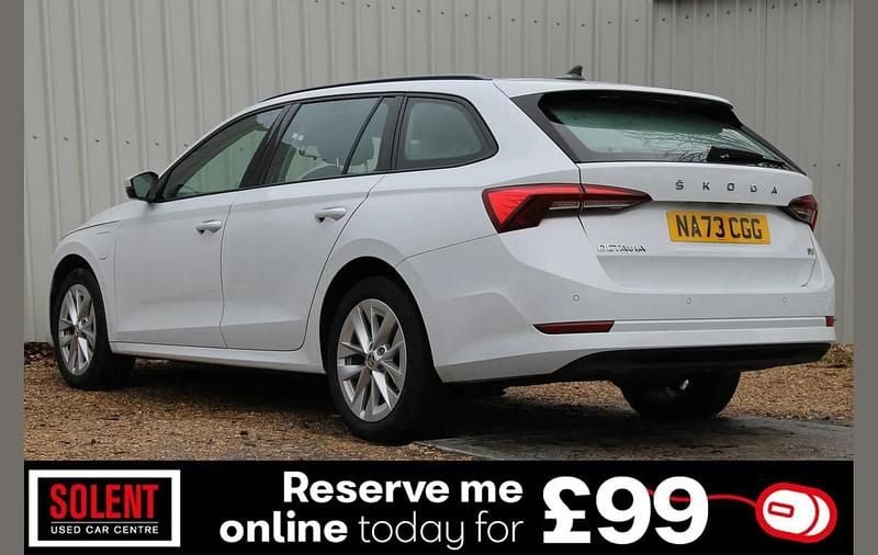 Used Skoda Octavia SE Technology 200 HP (147 kW) 2023 White Estate
