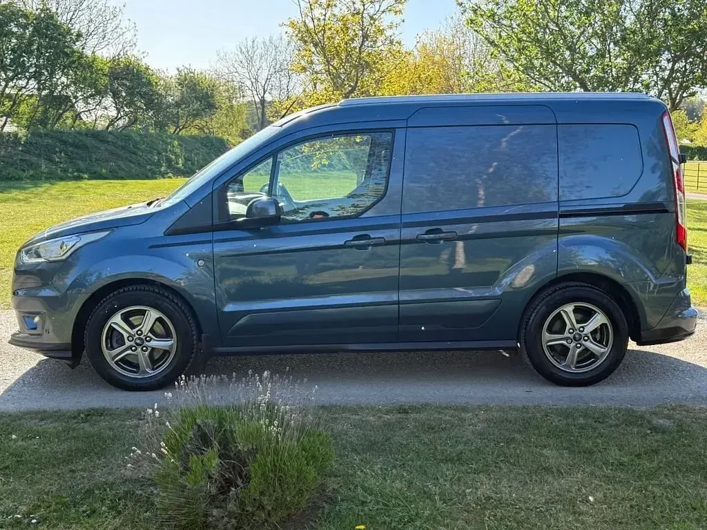 Używany Ford Transit Connect Sport 120 KM (88 kW) 2020 Niebieski Minivan