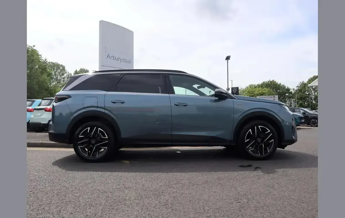 Used Peugeot 5008 GTi 134 HP (98 kW) 2025 Blue SUV