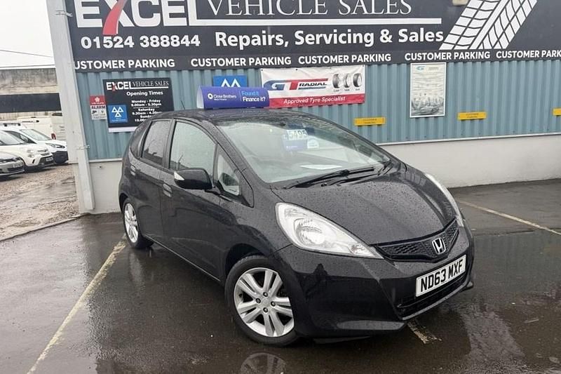 Begagnad Honda Jazz ES 99 HK (72 kW) 2013 Svart Halvkombi