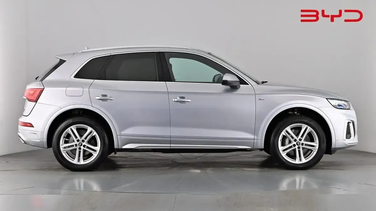 Used Audi Q5 S-Line 299 HP (219 kW) 2022 Floret silver SUV