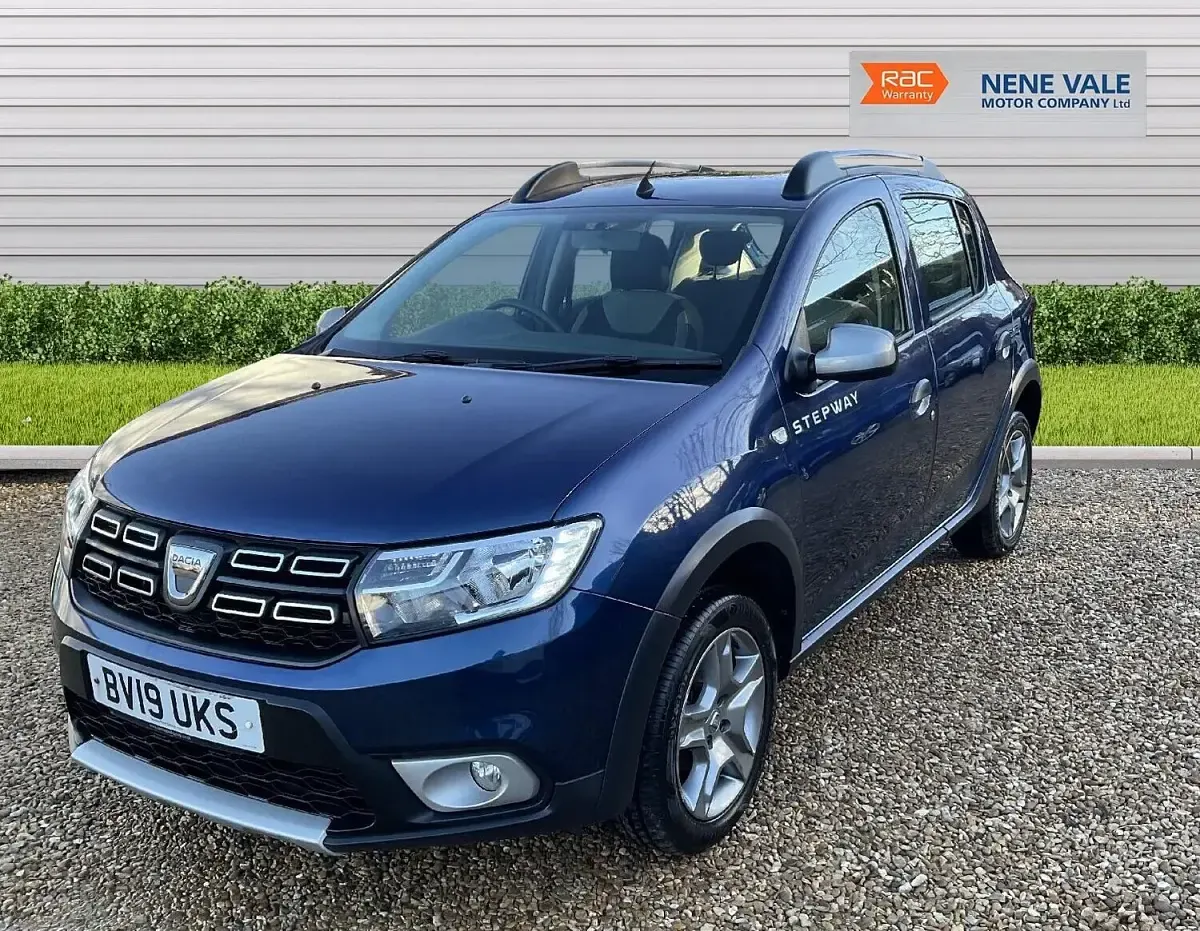 Used Dacia Sandero Comfort 90 HP (66 kW) 2019 Blue Hatchback