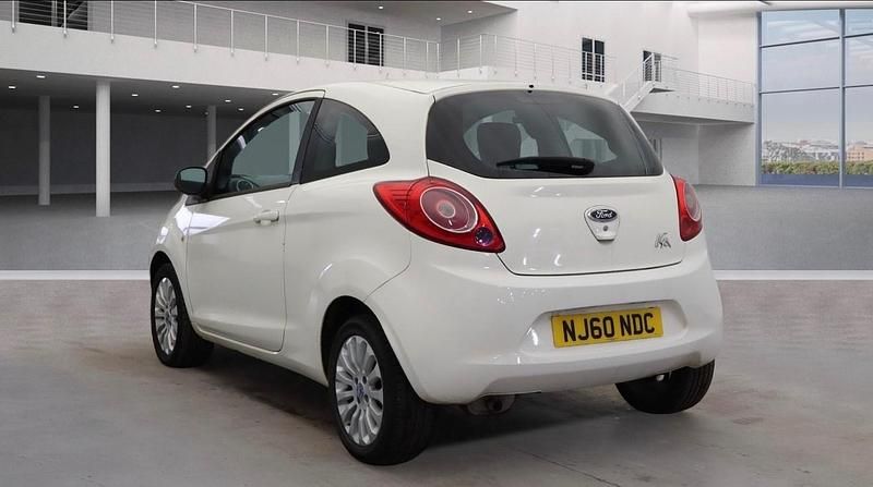 Used Ford Ka Zetec 69 HP (50 kW) 2010 White Hatchback