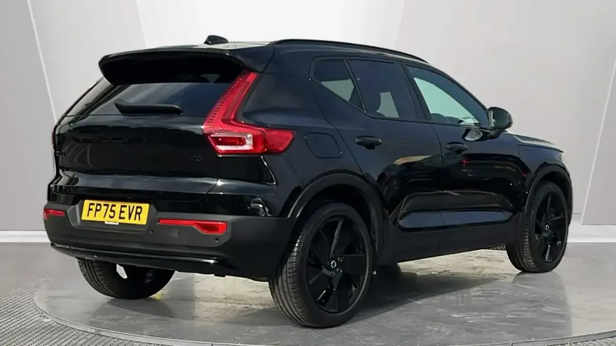 Used Volvo XC40 Plus 161 HP (118 kW) 2025 Black SUV