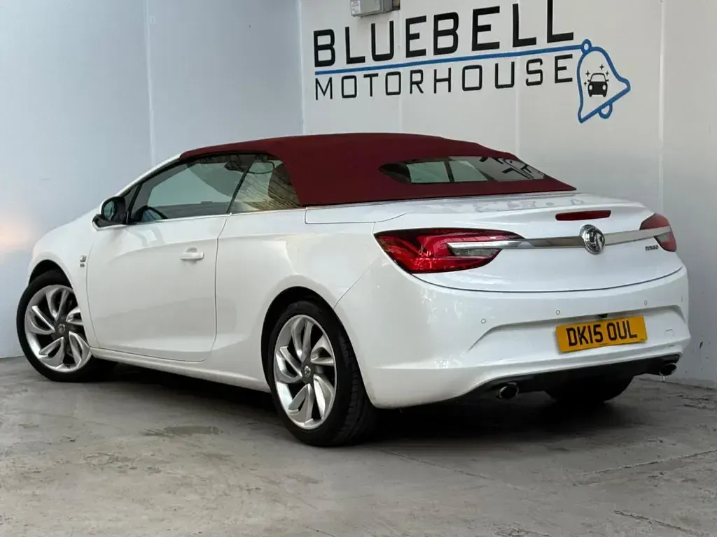 Used Vauxhall Cascada Elite 200 HP (147 kW) 2015 White Cabriolet