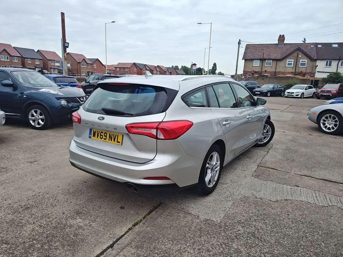 Begagnad Ford Focus Zetec 95 HK (69 kW) 2019 Silver Kombi