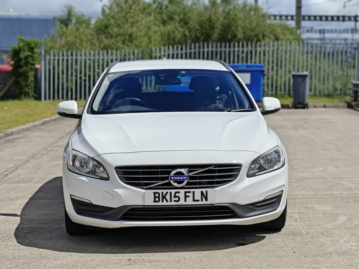 Used Volvo V60 Business Edition 2015 White Estate