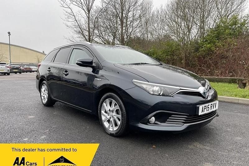 Used 2015 Toyota Auris Touring Sports Business Edition Estate | £9,240 (Fair price) - Image 1/1