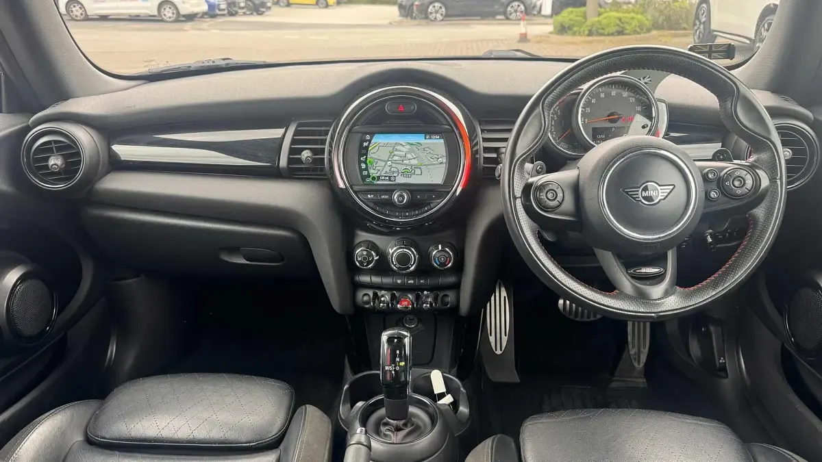 Used Mini Cooper S Hatch 192 HP (141 kW) 2019 Black Hatchback