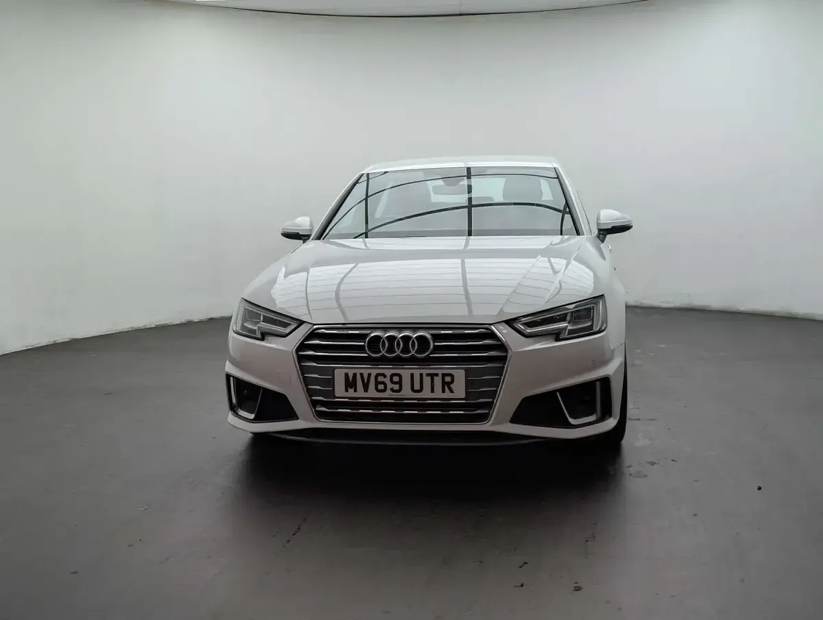 Used Audi A4 S-Line 150 HP (110 kW) 2019 White Sedan