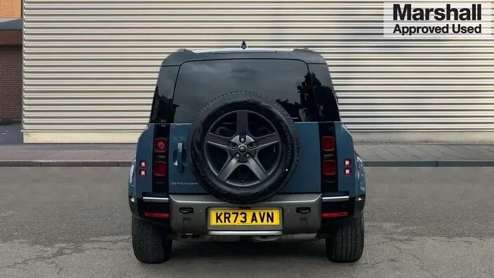 Używany Land Rover Defender SE Dynamic 2023 SUV