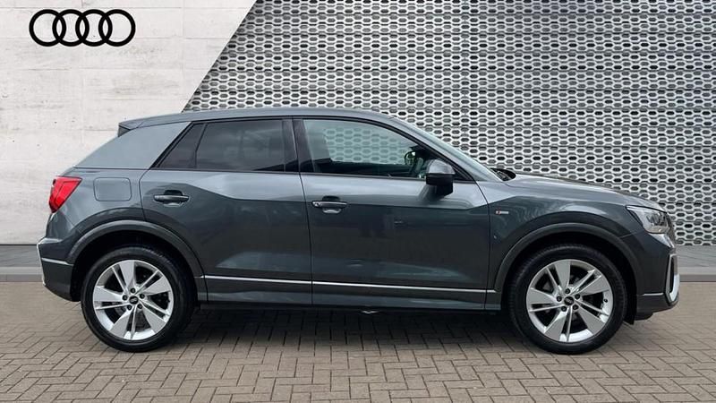 Usado Audi Q2 S-Line 150 CV (110 kW) 2023 Gris SUV