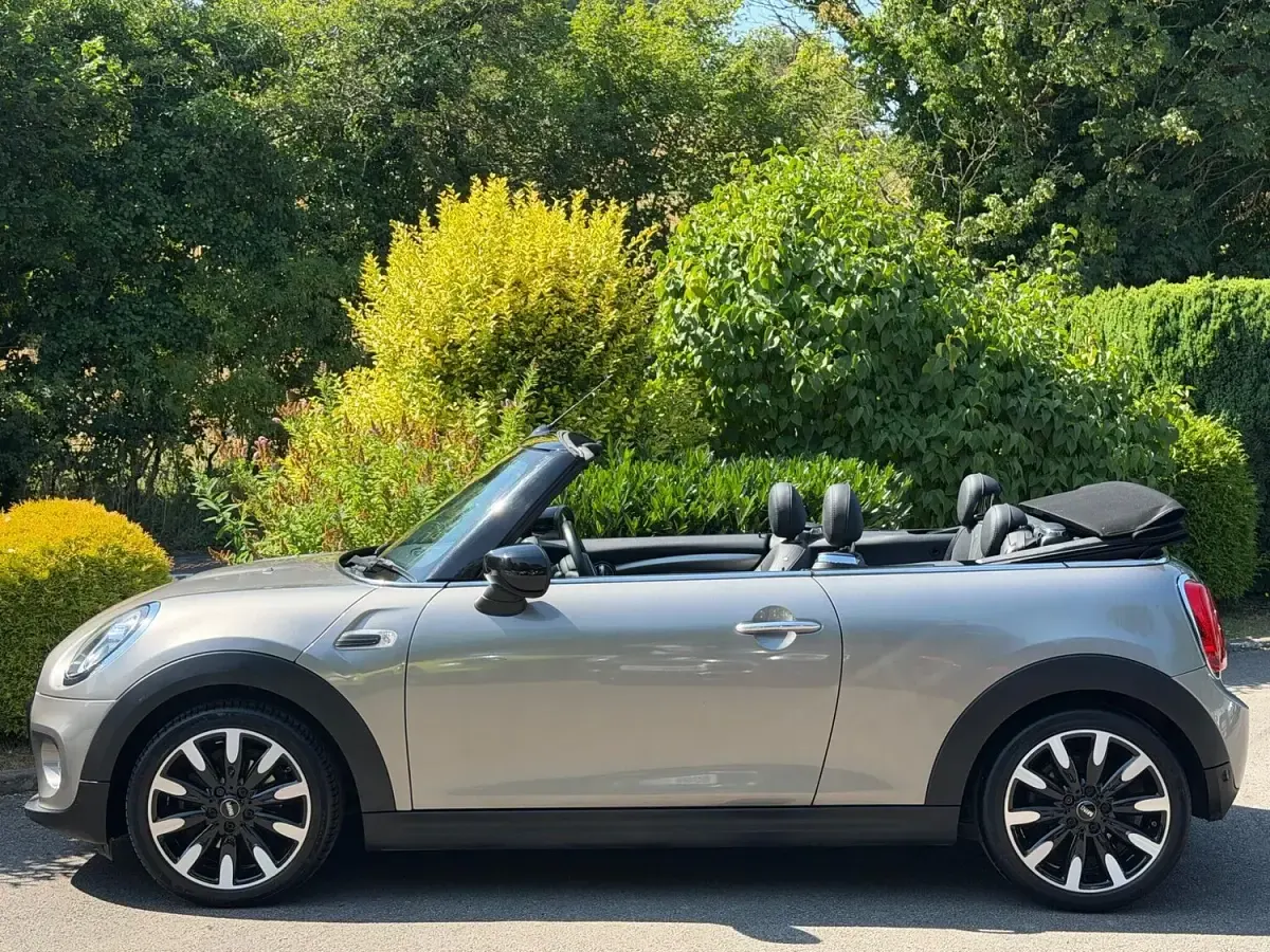 Used Mini Cooper Cabriolet Exclusive 134 HP (98 kW) 2019 Silver Cabriolet