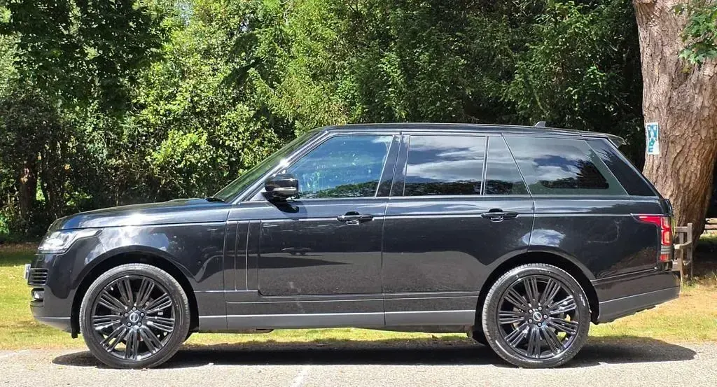 Used Land Rover Range Rover Vogue 258 HP (189 kW) 2015 Black SUV