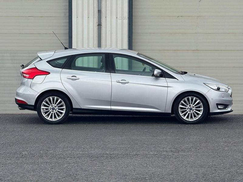 Używany Ford Focus Titanium 120 KM (88 kW) 2015 Srebrny Kombi
