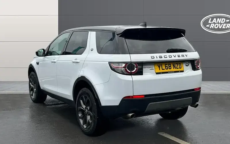 Used Land Rover Discovery 5 Landmark 179 HP (131 kW) 2019 SUV
