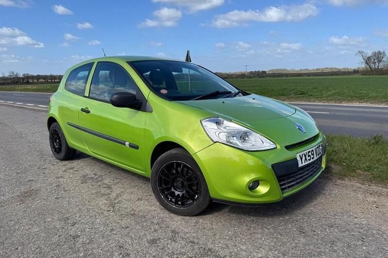 Used 2009 Renault Clio II Extreme Hatchback | £2,195 (Fair price) - Image 1/1