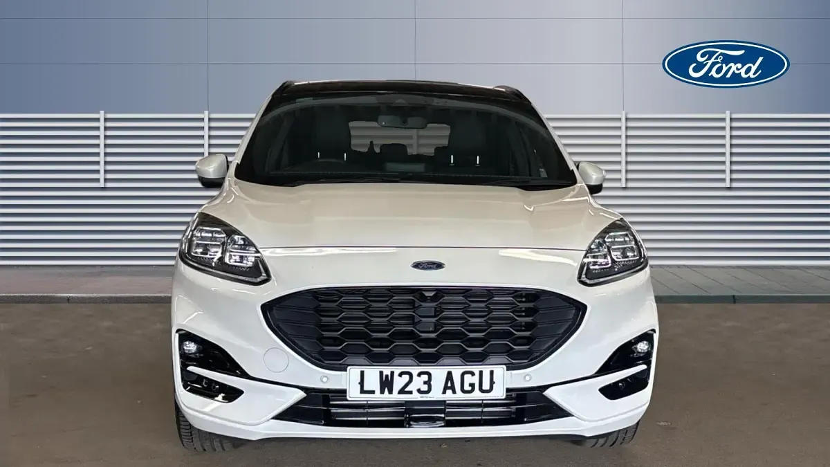 Used Ford Kuga ST-Line X 150 HP (110 kW) 2023 White platinum (exclusive paint) SUV