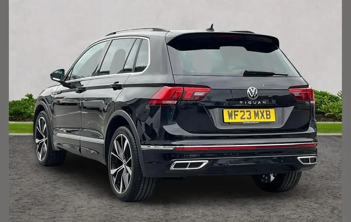 Used VW Tiguan R-line 150 HP (110 kW) 2023 Black SUV
