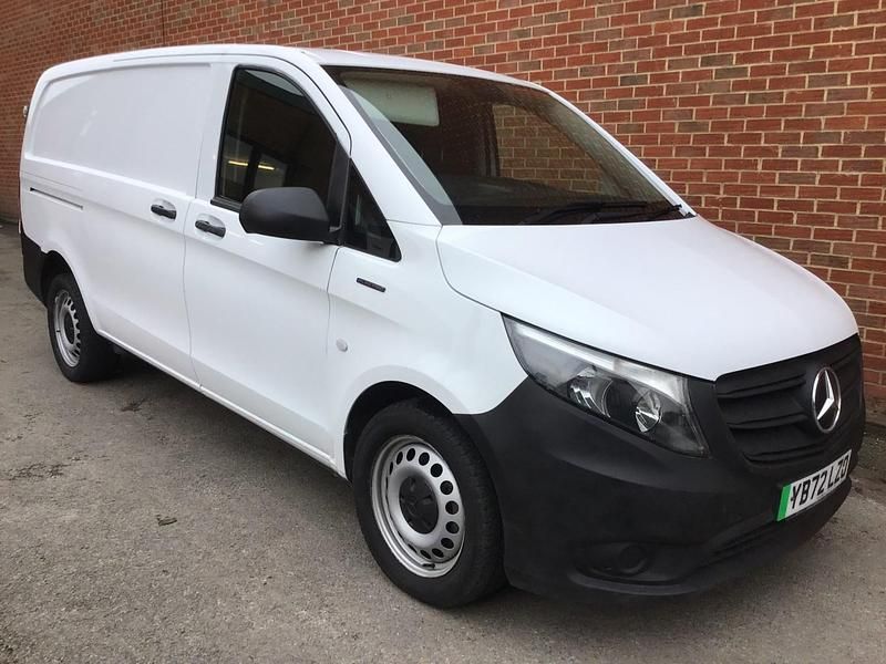 White Used 2022 Mercedes e-Vito Progressive MPV | £12,000 (Fair price) - Image 1/4
