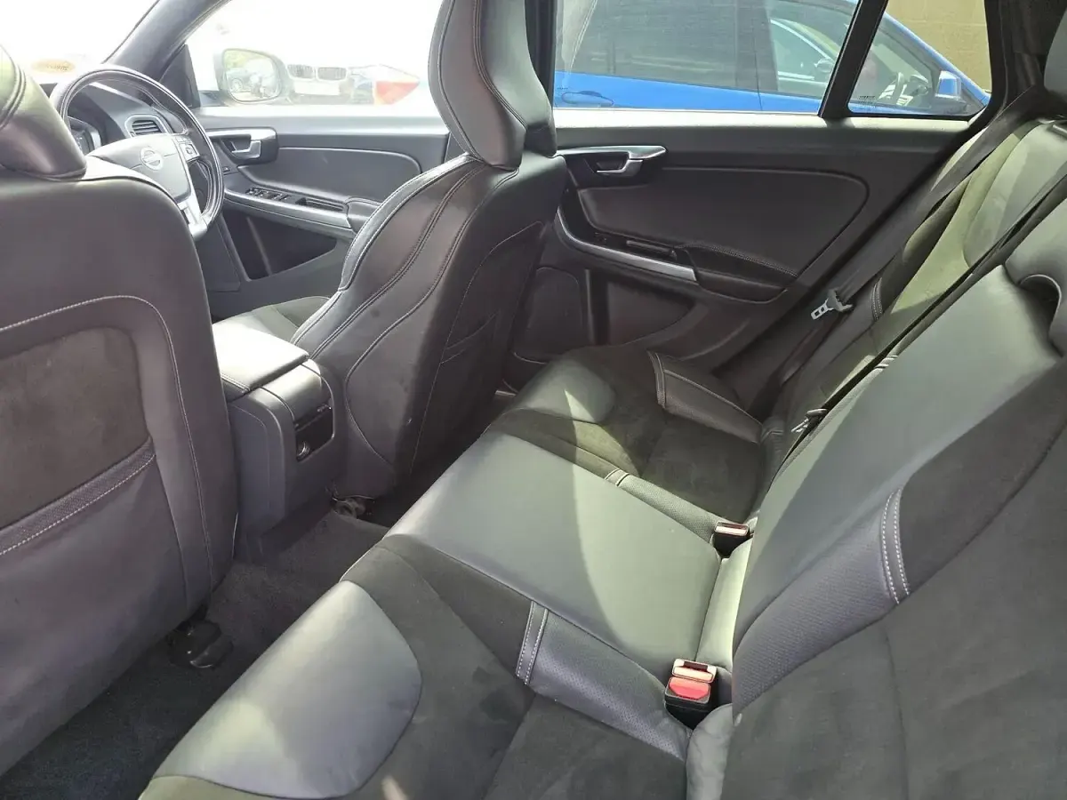 Used Volvo V60 R-Design 2016 Blue Estate