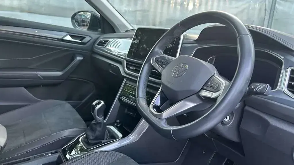 Used VW T-Roc Style 150 HP (110 kW) 2023 Ascot grey black SUV