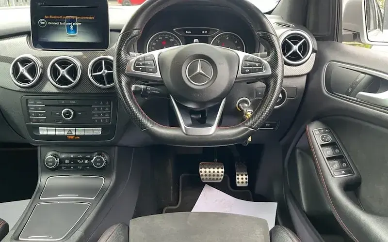 Used Mercedes B200 AMG line 136 HP (100 kW) 2017 Silver Hatchback