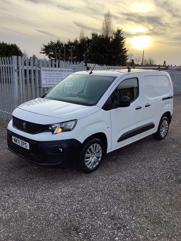 Used Peugeot Partner 2022 White MPV