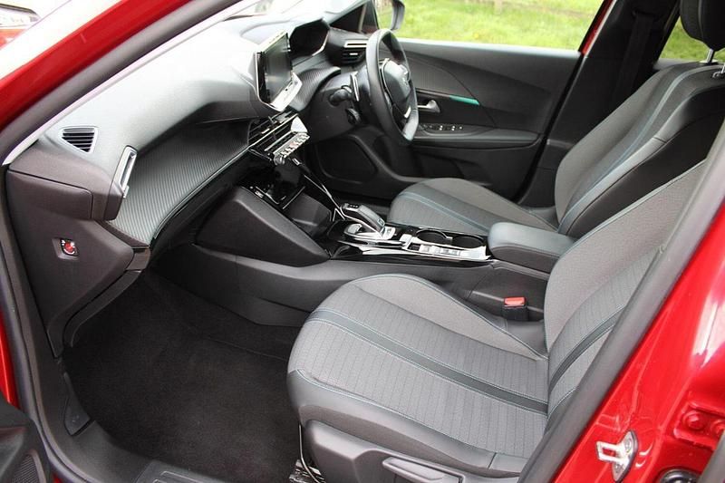 Used Peugeot 2008 Allure 129 HP (94 kW) 2021 Red SUV