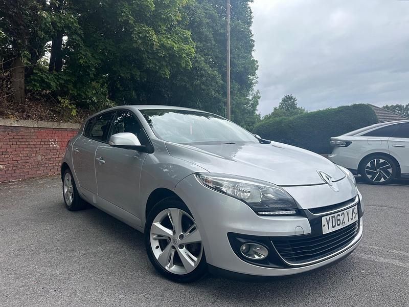 Silver Used 2012 Renault Mégane III Dynamique Hatchback | £1,250 (Fair price) - Image 1/4