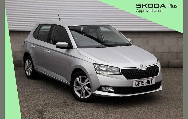 Brilliant silver metallic Used 2019 Skoda Fabia SE Hatchback | £9,790 (Good price) - Image 1/4