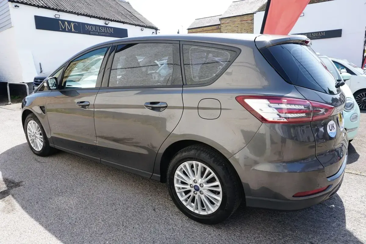 Used Ford S-MAX Zetec 2017 Grey MPV