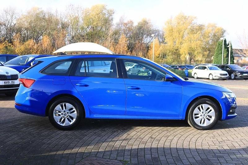 Used Skoda Octavia SE 116 HP (85 kW) 2022 Blue Estate
