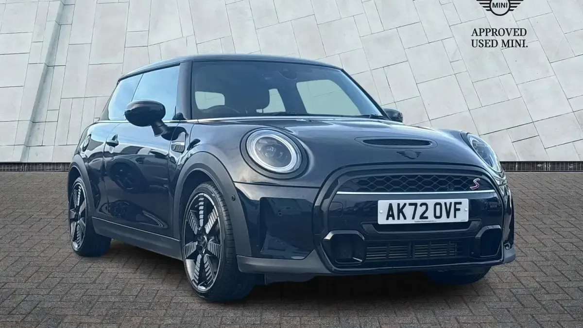 Używany Mini Cooper S Exclusive 176 KM (129 kW) 2022 Czarny Hatchback