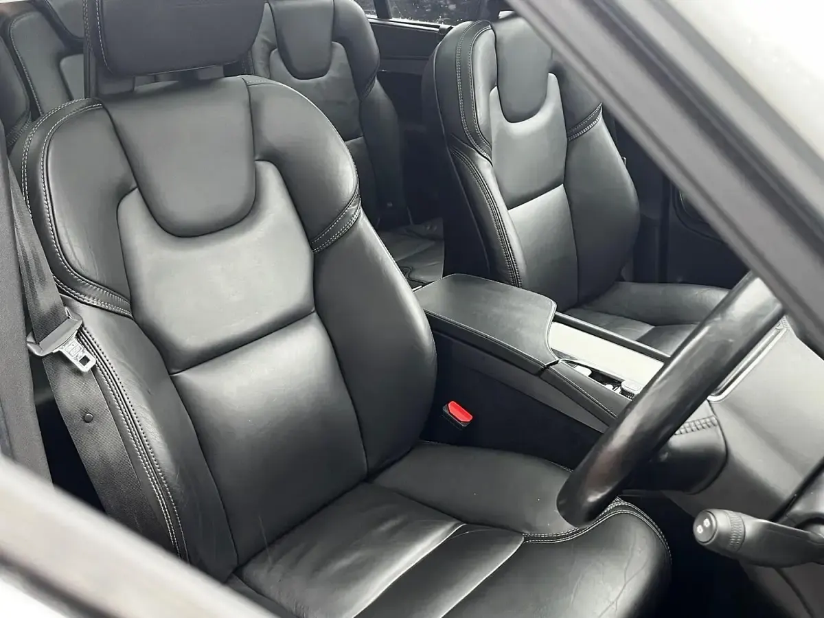 Used Volvo XC90 Inscription 235 HP (172 kW) 2017 Silver SUV