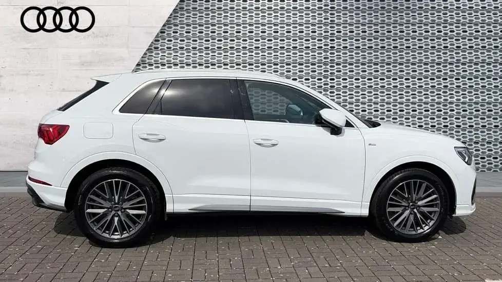 Used Audi Q3 S-Line 150 HP (110 kW) 2022 White SUV