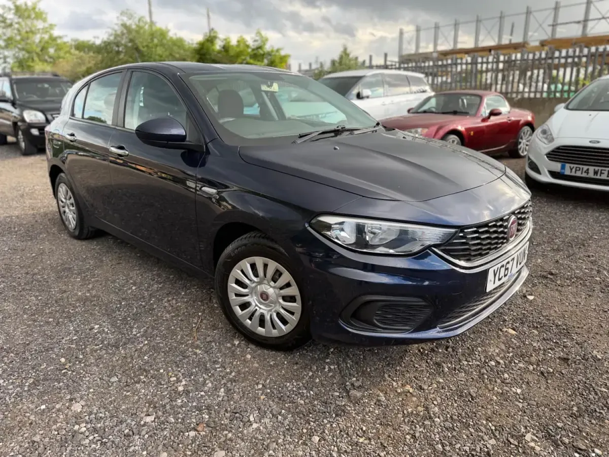 Used Fiat Tipo Easy 95 HP (69 kW) 2017 Blue Hatchback