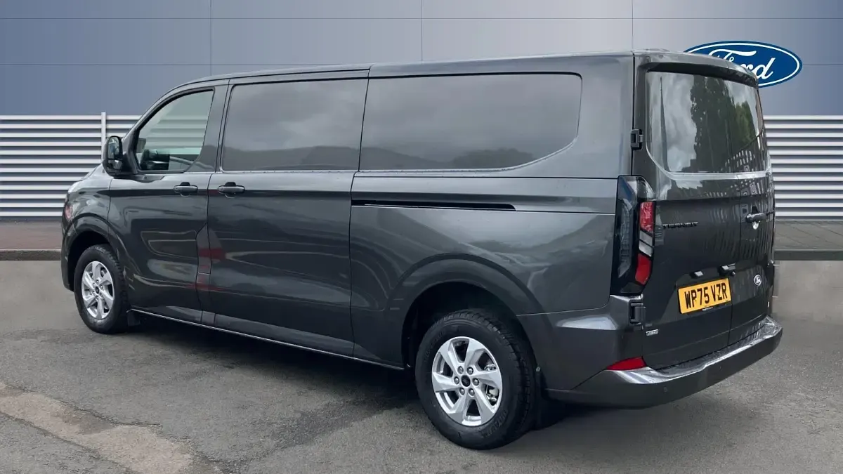 Usado Ford Transit Custom Limited 232 HP (170 kW) 2025 Van