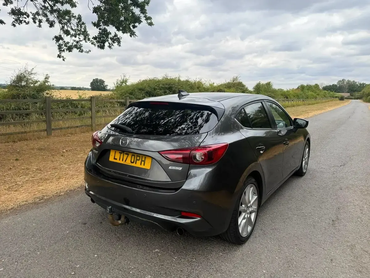 Used Mazda 3 Inclusive 165 HP (121 kW) 2017 Grey Hatchback